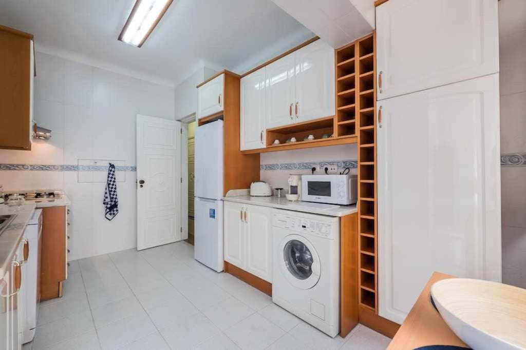 Lisboa Confortavel 2 Quartos Com Terraco Odivelas (Lisbon)