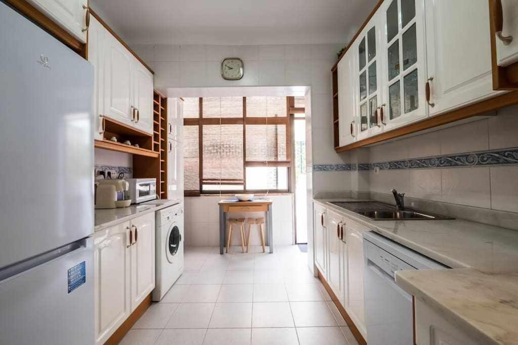 Lisboa Confortavel 2 Quartos Com Terraco Odivelas (Lisbon)
