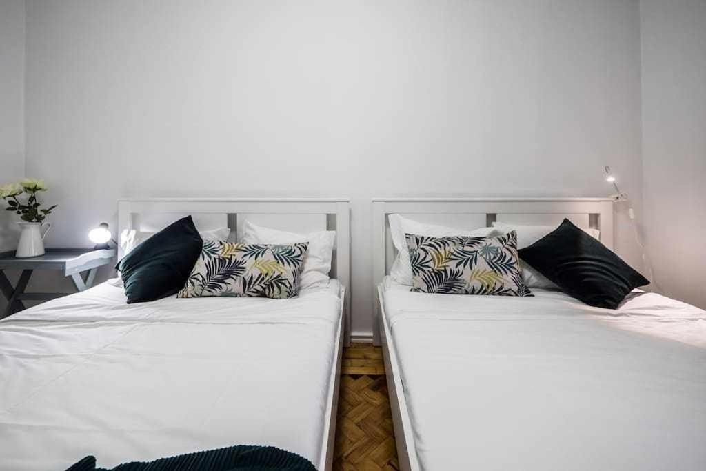 Lisboa Confortavel 2 Quartos Com Terraco Odivelas (Lisbon)