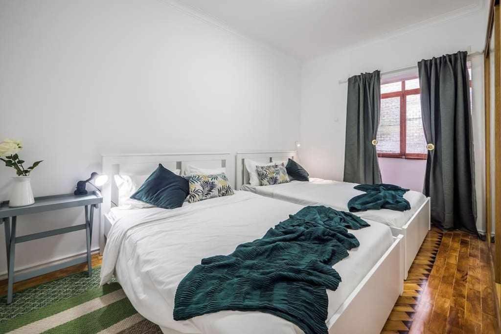 Lisboa Confortavel 2 Quartos Com Terraco Apartment *