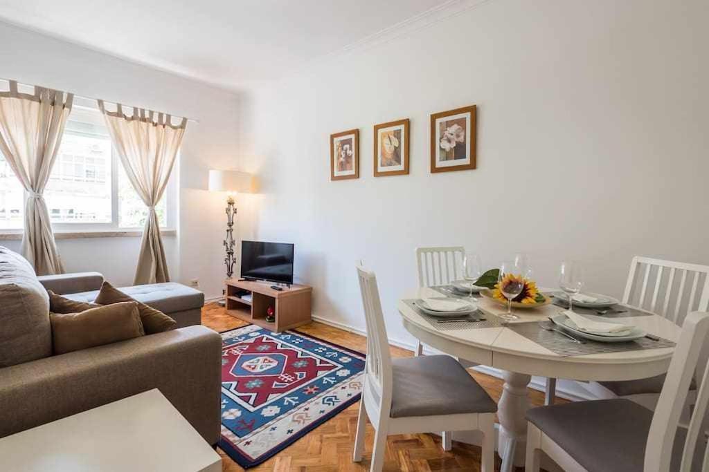 Lisboa Confortavel 2 Quartos Com Terraco Apartment *
